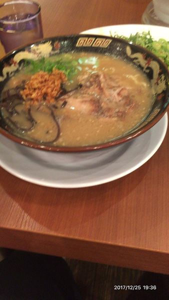 「豚とろラーメン」@鹿児島ラーメン 豚とろ 博多駅デイトス店の写真