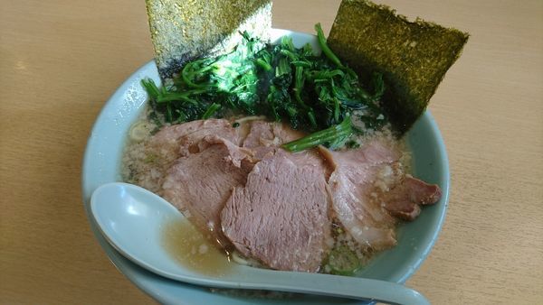 「チャーシューメン790円+ほうれん草100円」@ラーメンショップ 椿 玉造店の写真