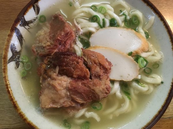 「ソーキそば 700円」@元祖 大東そばの写真