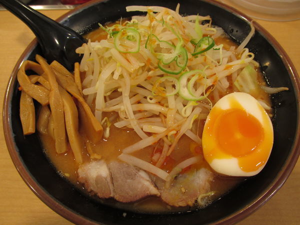 「辛味噌ラーメン　「650円」」@よつ家 竹ノ塚店の写真