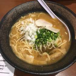 焦がしニンニク鶏白湯そば