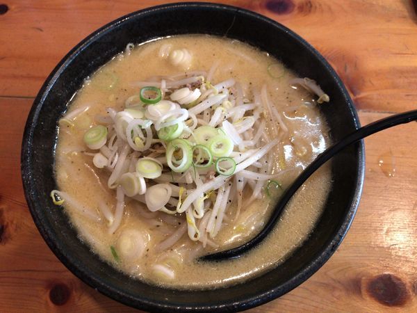 「味噌ラーメン 並 (800円)+餃子3個(150円)」@大正麺業の写真