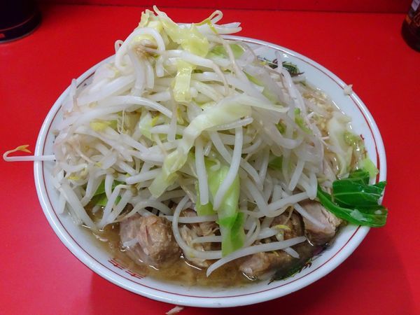「小ラーメン（700円）ヤサイニンニク」@ラーメン二郎 松戸駅前店の写真
