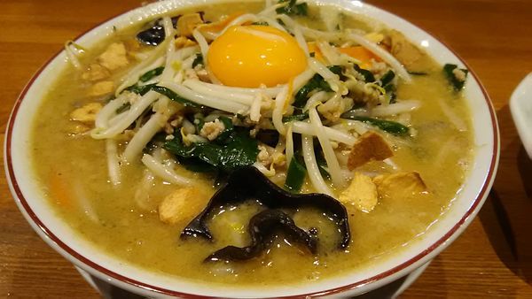 「スタミナみそラーメン」@天然豚骨ラーメン専門店 よってっ亭の写真