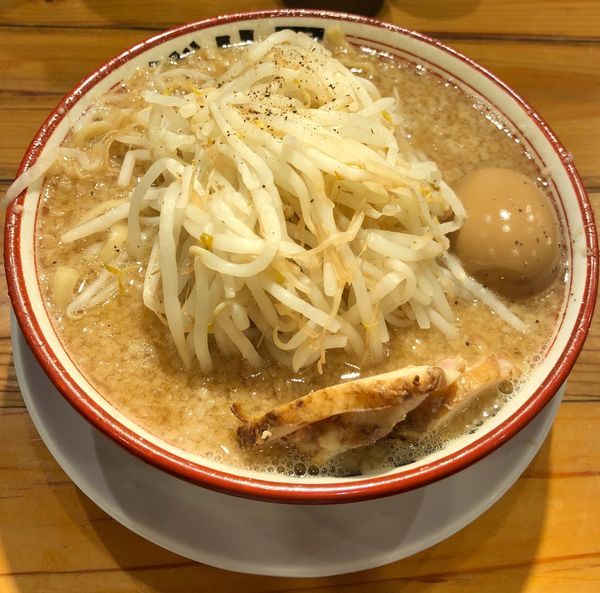 「麺少な目・味玉付（￥780）」@らーめん バリ男 日本橋店の写真