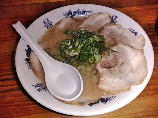 「チャーシュー麺+めし(中)」@博多ラーメンセンターの写真