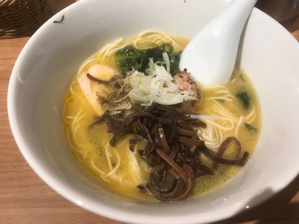 「博多水炊きらーめん」@麺屋すみす 半蔵門の写真