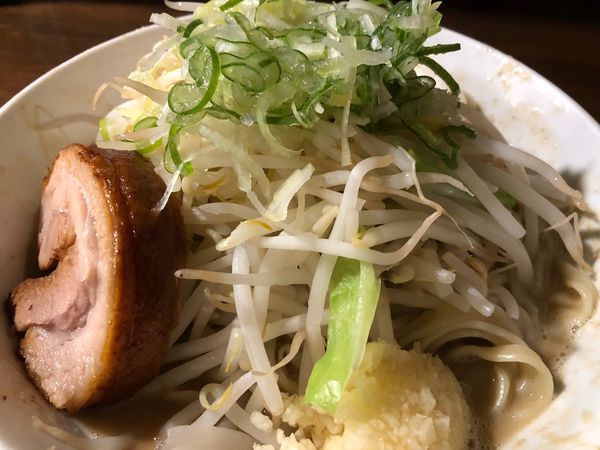 「らーめん（豚１枚）＋ネギ＋ニンニク」@ちばから 渋谷道玄坂店の写真