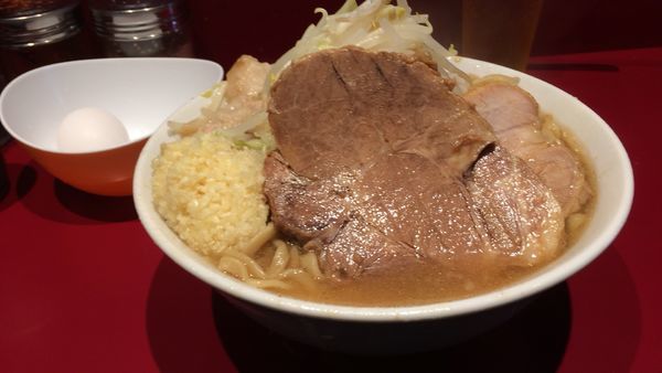「小ラーメン＋生たまご」@ラーメン二郎 荻窪店の写真
