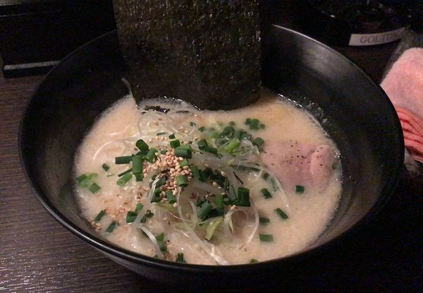 「金豚ラーメン＋一口餃子＋ライス」@金豚の写真