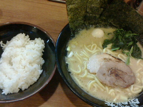 「ラーメン、ライス、のり増し」@代々木商店の写真