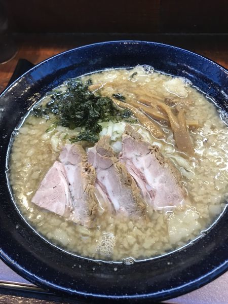 「中華そば（750円）」@煮干し背脂極太手もみ麺の店 一本勝負の写真