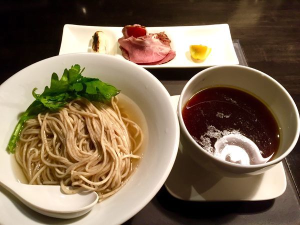 「【１周年限定】鰹出汁昆布水の鴨つけ麺￥1200」@KaneKitchen Noodlesの写真