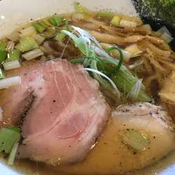 黒胡椒とたぷっりネギの中華蕎麦