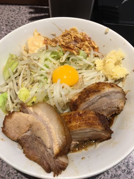 「汁なしそば ミニ 豚増し」@ラーメン宮郎の写真