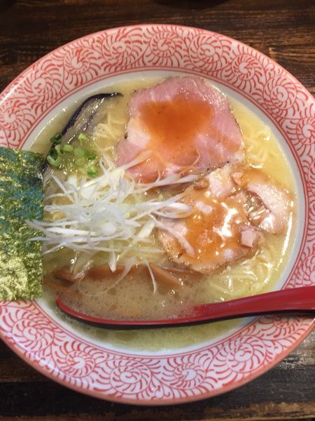 「濃厚鶏白湯らーめん」@らーめん詩の写真