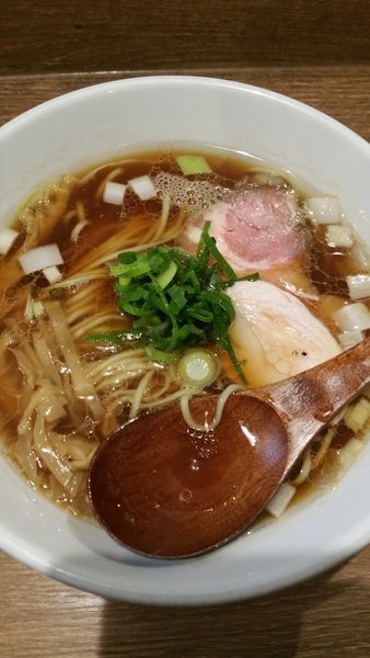 「軍鶏と牛の醤油らーめん(限定)」@AKEBIの写真