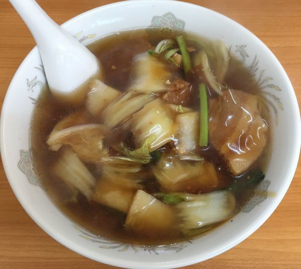 「豚バラそば（￥750）」@龍門飯店の写真