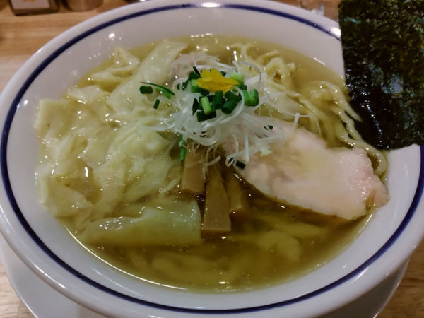 「ワンタン中華そば（塩）900円」@手打式超多加水麺 ののくらの写真