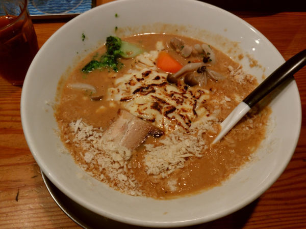 「12月限定　味噌クリームシチューらーめん(グラタン仕立て)」@らぁ麺屋 つなぎの写真