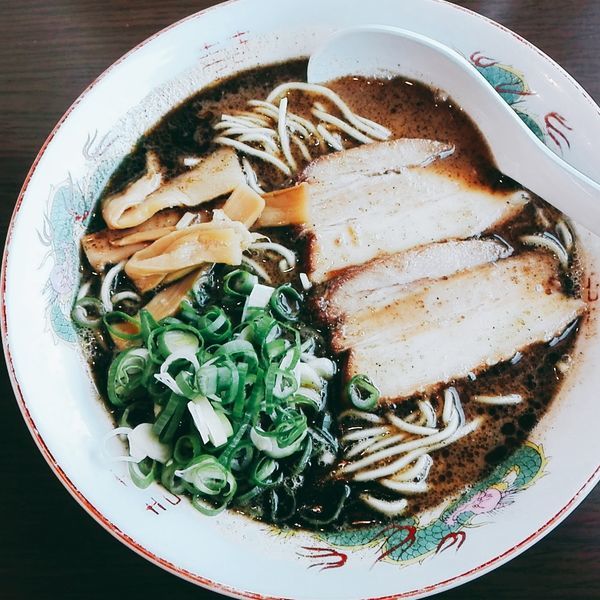 「黒ラーメン」@麺や ○雄の写真