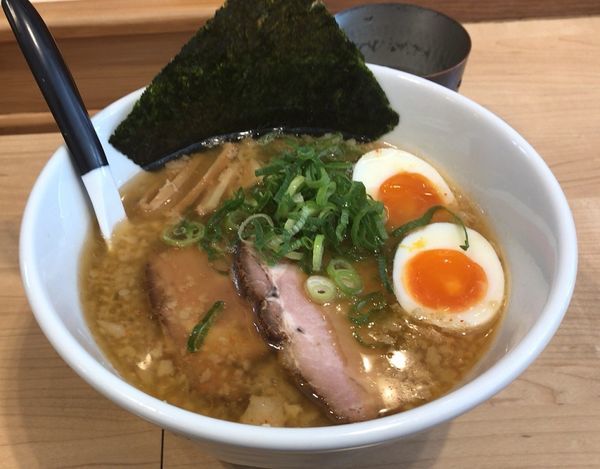 「熱血中華そば(150食限定)＋味玉(850円＋100円)」@麺屋Mの写真