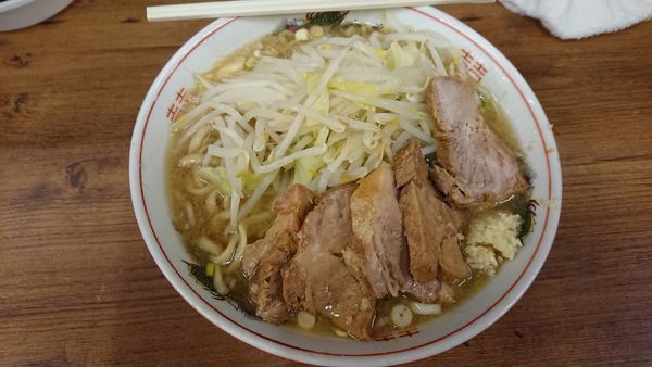 「小豚 少な目 ニンニク少し」@ラーメン二郎 品川店の写真