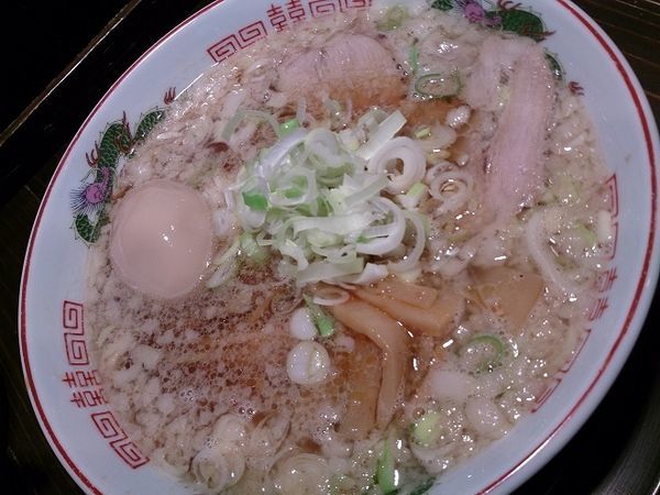 「背脂煮干らーめん」@麺屋 幡 五所川原店の写真