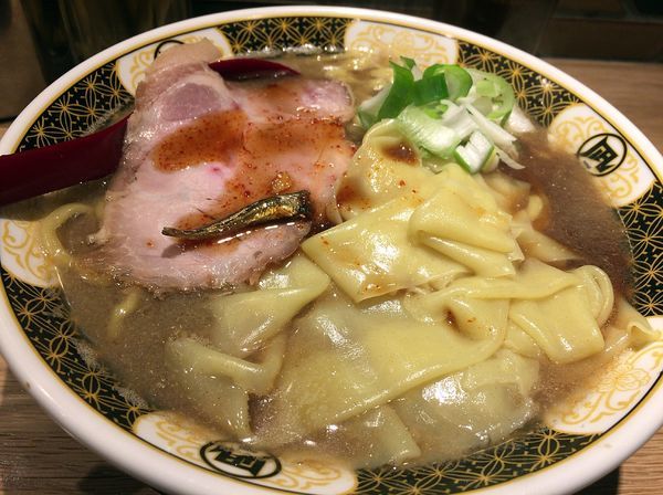 「すごい煮干ラーメン大（830円）」@ラーメン凪 川口東口駅前店の写真