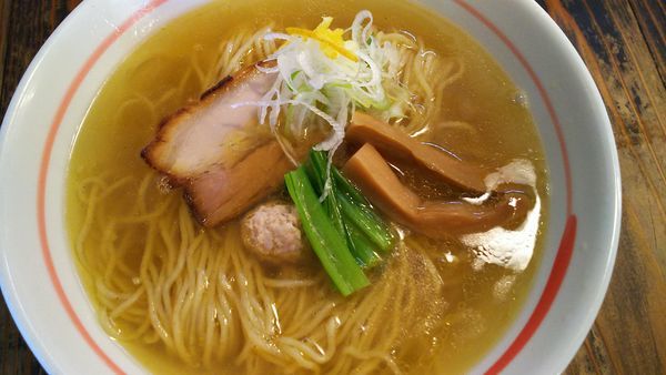 「鶏だし塩らーめん」@らーめん 二代目吉田商店の写真