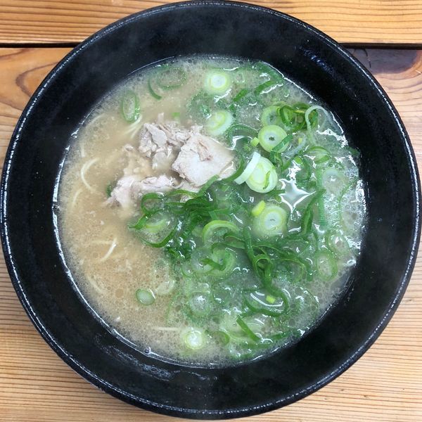 「ラーメン (500円)」@五号線沿いの元祖長浜ラーメンの写真