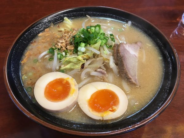 「味噌豊潤 ＋ クーポン味玉」@みそ家 豊潤の写真