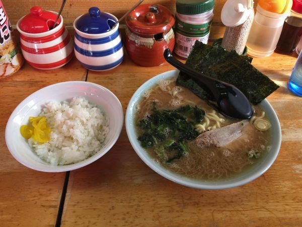 「ラーメン+小ライス(680円+100円)」@四号家の写真