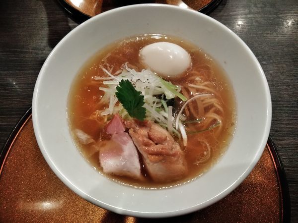 「旨玉中華そば+餃子」@チラナイサクラの写真