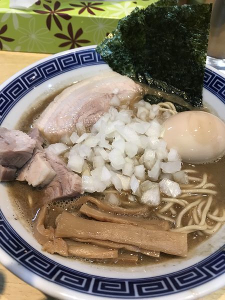 「煮干醤油蕎麦　半チャーシュー　味玉」@くり山の写真
