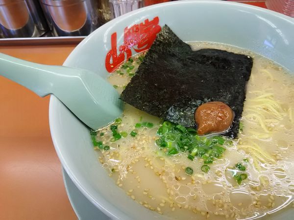 「朝ラーメン（硬め）￥450」@ラーメン 山岡家 高崎中尾店の写真