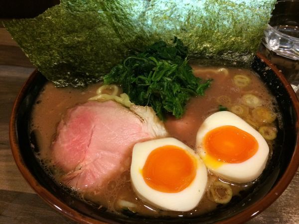 「のり玉ラーメン」@神田ラーメン わいず 神田本店の写真