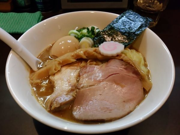 「【限定】濃厚ばいかんうるめそば900円＋ワンタン」@おおぜき中華そば店の写真