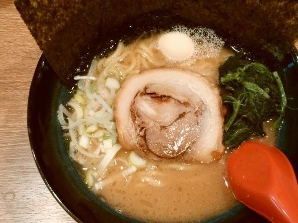 「醤油豚骨ラーメン」@武松家 駅前大通り店の写真