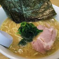 豚骨醤油ラーメン ￥680