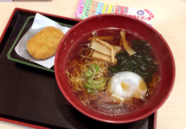 「中華そば(390円)+コロッケ(クーポン)」@ゆで太郎 門前仲町店の写真