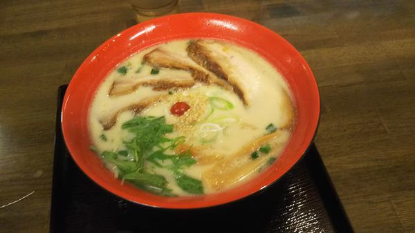 「白うま煮豚麺」@煮豚亭 砂馬 置賜分店の写真