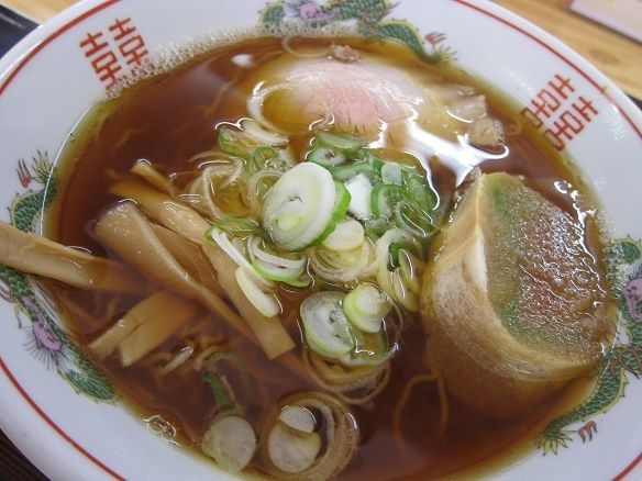 「醤油ラーメン」@やすた食堂の写真
