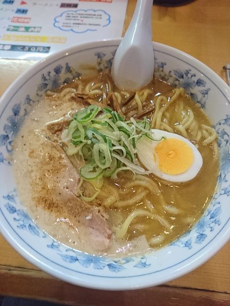 「ラーメン 780円 中盛 餃子(ラーパス)」@常勝軒 本庄店の写真