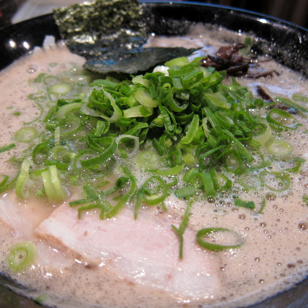 「ラーメン 600円（カタ・ネギオオメ）」@博多一双 博多駅東本店の写真