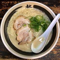 とんこつらーめん (630円)