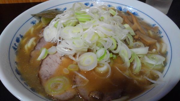 「ラーメン730円,チャーシュー2枚100円,ネギ多め50円」@麺屋 ごとうの写真