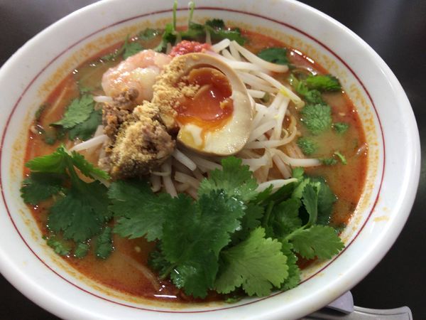 「トムヤムクンラーメン850円+パクチーマシ150円+地獄辛口」@紅日香の写真