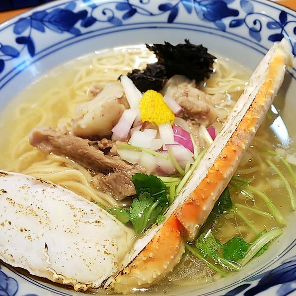 「【正月限定】普通じゃないらーめん（牛と蟹）」@㐂九八 ～garage～の写真