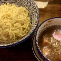 煮干つけ麺（大盛無料）
